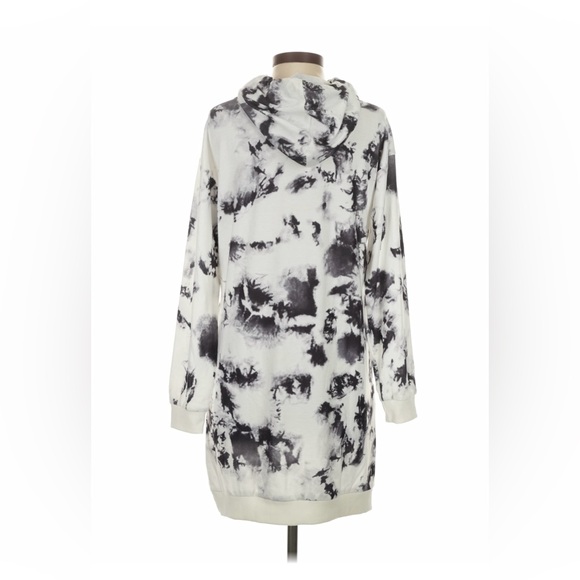 NWT Gigi's Size S Casual dress - Picture 2 of 6